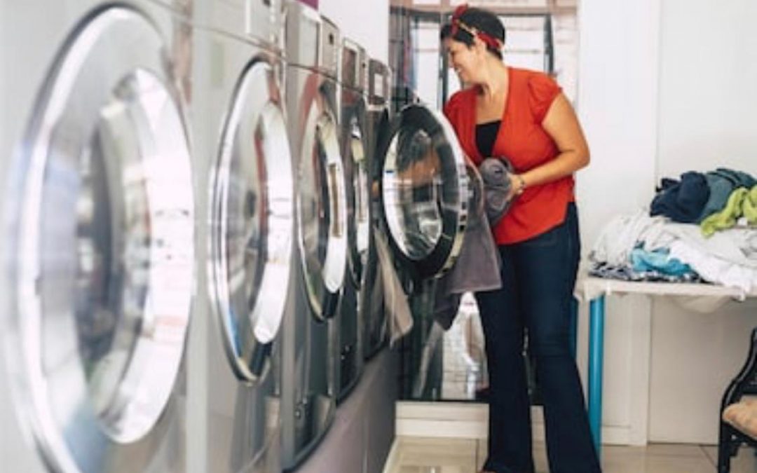 Já pensou em economizar com lavanderia compartilhada?